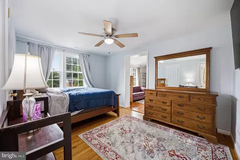 Bedroom - 8001 Postoak Rd, Potomac, MD 20854 photo 3 of 5