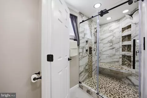 Entry Way - 8001 Postoak Rd, Potomac, MD 20854 photo 3 of 3