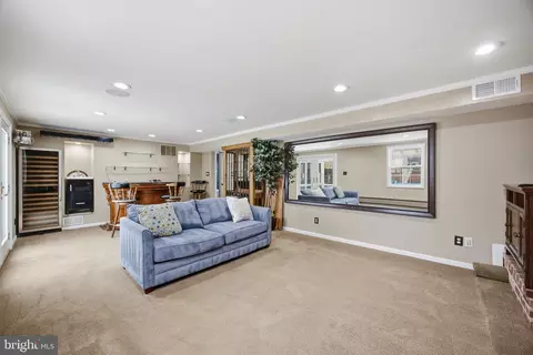 Living - 8001 Postoak Rd, Potomac, MD 20854 photo 1 of 1