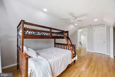 Bedroom - 8001 Postoak Rd, Potomac, MD 20854 photo 1 of 5
