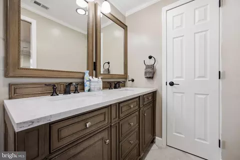 Bath - 8001 Postoak Rd, Potomac, MD 20854 photo 3 of 5