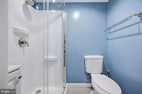 Bath - 8001 Postoak Rd, Potomac, MD 20854 photo 4 of 5