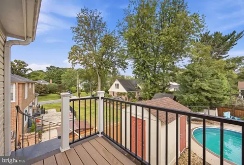 Exterior - 8001 Postoak Rd, Potomac, MD 20854 photo 6 of 15