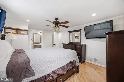 Bedroom - 8001 Postoak Rd, Potomac, MD 20854 photo 5 of 5