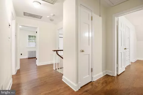 Entry Way - 10711 Gatewood Ave, Silver Spring, MD 20903 photo 5 of 6