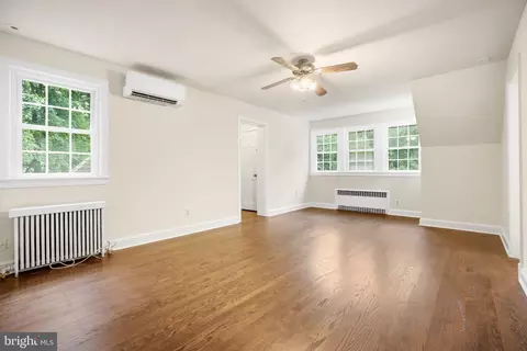 Living - 10711 Gatewood Ave, Silver Spring, MD 20903 photo 6 of 6
