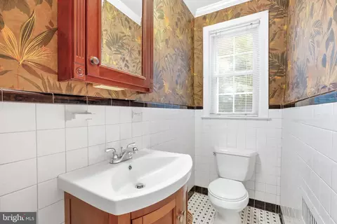 Bath - 10711 Gatewood Ave, Silver Spring, MD 20903 photo 1 of 6
