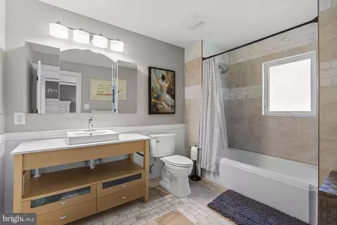 Bath - 18611 Brooke Rd, Sandy Spring, MD 20860 photo 2 of 4