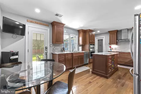 Kitchen - 18611 Brooke Rd, Sandy Spring, MD 20860 photo 6 of 8