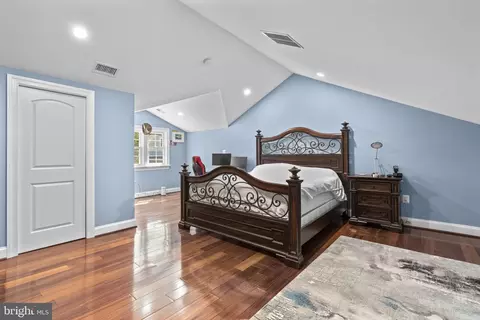 Bedroom - 18611 Brooke Rd, Sandy Spring, MD 20860 photo 5 of 10