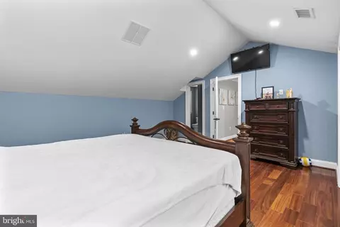 Bedroom - 18611 Brooke Rd, Sandy Spring, MD 20860 photo 6 of 10