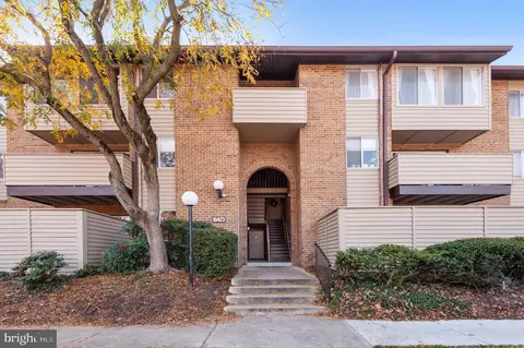 19423 Brassie Pl #201, Montgomery Village, MD 20886