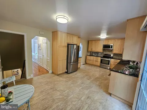 Kitchen - 3 Castle Cliff Ct, Silver Spring, MD 20904 photo 3 of 5