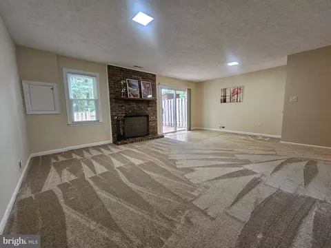 Living - 3 Castle Cliff Ct, Silver Spring, MD 20904 photo 4 of 4