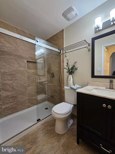 Bath - 3 Castle Cliff Ct, Silver Spring, MD 20904 photo 1 of 3