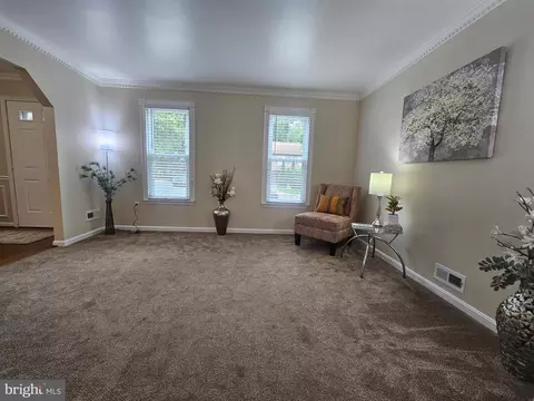 Living - 3 Castle Cliff Ct, Silver Spring, MD 20904 photo 2 of 4