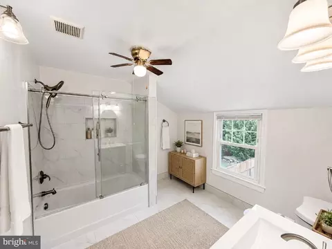 Bath - 2511 Urbana Dr, Silver Spring, MD 20906 photo 2 of 3