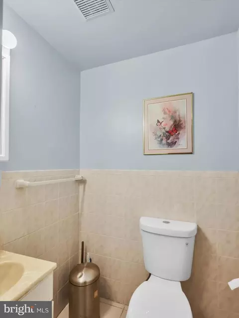 Bath - 13210 Lutes Dr, Silver Spring, MD 20906 photo 4 of 6