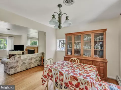 Dining - 13210 Lutes Dr, Silver Spring, MD 20906 photo 2 of 2