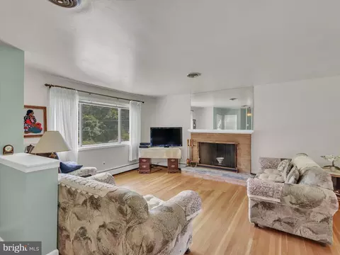 Living - 13210 Lutes Dr, Silver Spring, MD 20906 photo 1 of 5