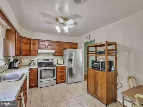 Kitchen - 13210 Lutes Dr, Silver Spring, MD 20906 photo 1 of 2