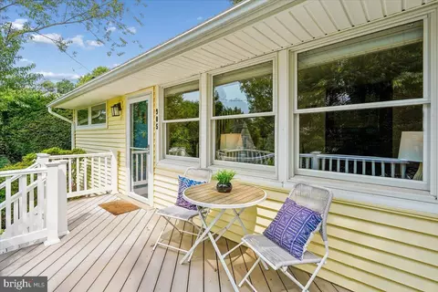 Exterior - 905 Robin Rd, Silver Spring, MD 20901 photo 5 of 17
