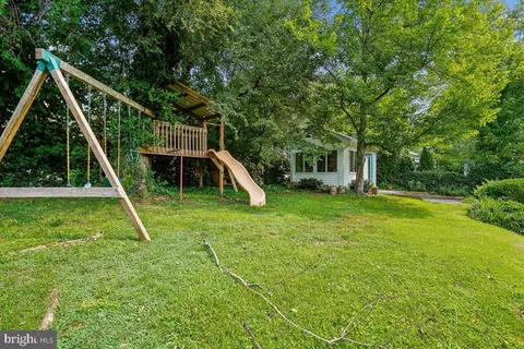 Exterior - 905 Robin Rd, Silver Spring, MD 20901 photo 14 of 17