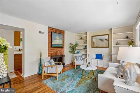 Living - 905 Robin Rd, Silver Spring, MD 20901 photo 1 of 1