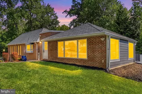 9416 Holbrook Ln, Potomac, MD 20854