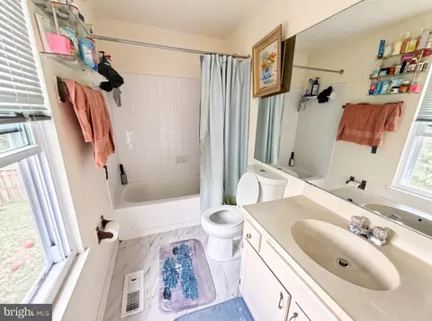 Bath - 14949 Carriage Square Dr, Silver Spring, MD 20906 photo 2 of 3