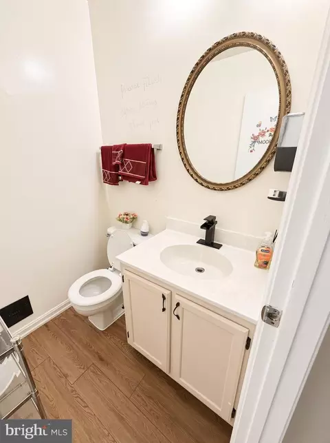 Bath - 14949 Carriage Square Dr, Silver Spring, MD 20906 photo 3 of 3