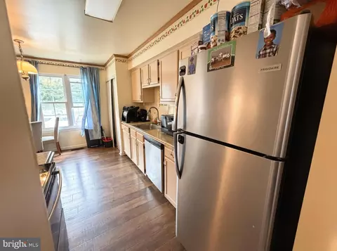 Kitchen - 14949 Carriage Square Dr, Silver Spring, MD 20906 photo 1 of 2