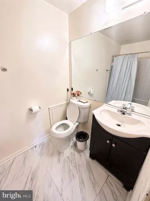 Bath - 14949 Carriage Square Dr, Silver Spring, MD 20906 photo 1 of 3