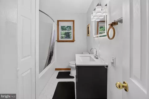 Bath - 2810 Byron Ct, Wheaton, MD 20902 photo 2 of 2