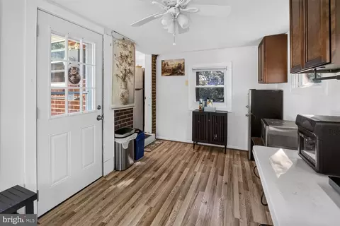 Entry Way - 2810 Byron Ct, Wheaton, MD 20902 photo 2 of 2