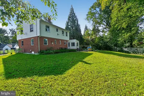 Exterior - 2810 Byron Ct, Wheaton, MD 20902 photo 2 of 5