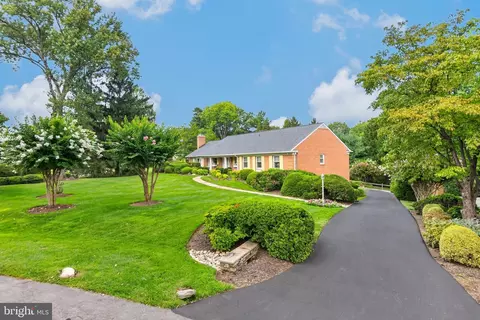 Exterior - 8501 Warde Ter, Potomac, MD 20854 photo 11 of 12