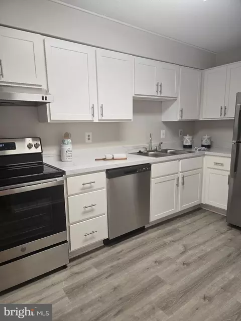 15100 Interlachen Dr, Silver Spring, MD 20906 photo 3