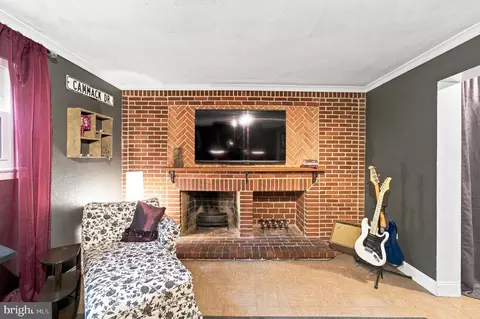 Living - 10622 Mantz Rd, Silver Spring, MD 20903 photo 3 of 3