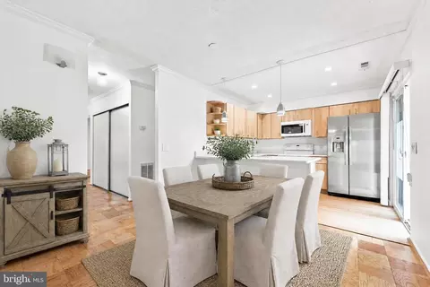 Dining - 15219 Tottenham Ter #27-A, Silver Spring, MD 20906 photo 1 of 1