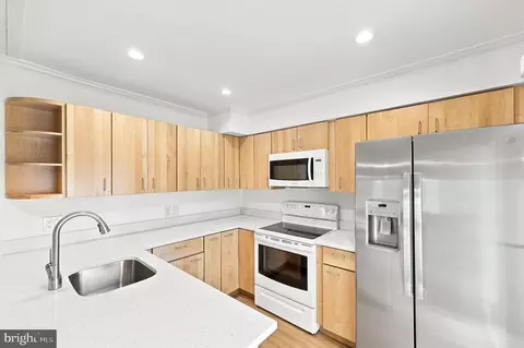 Kitchen - 15219 Tottenham Ter #27-A, Silver Spring, MD 20906 photo 2 of 3