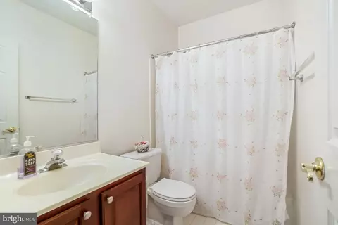 Bath - 11103 Luttrell Ln, Silver Spring, MD 20902 photo 5 of 5