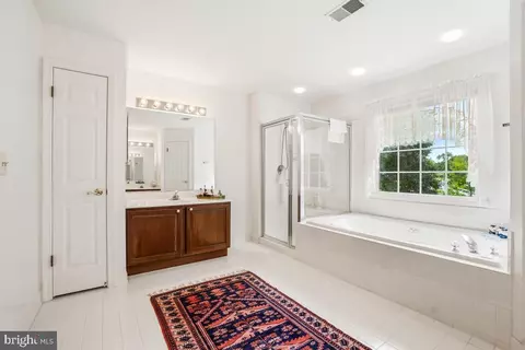 Bath - 11103 Luttrell Ln, Silver Spring, MD 20902 photo 4 of 5