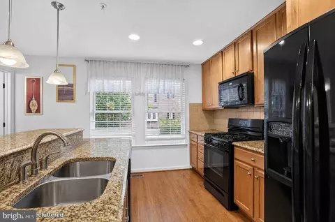 Kitchen - 18705 Falling River Dr, Gaithersburg, MD 20879 photo 2 of 2