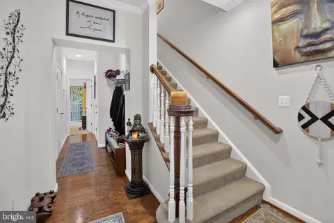 Entry Way - 18705 Falling River Dr, Gaithersburg, MD 20879 photo 2 of 9