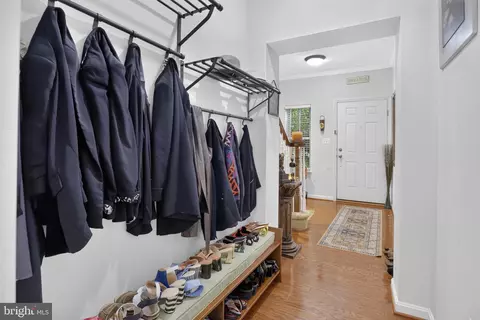 Entry Way - 18705 Falling River Dr, Gaithersburg, MD 20879 photo 3 of 9