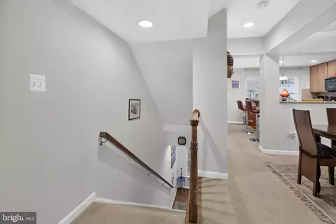 Entry Way - 18705 Falling River Dr, Gaithersburg, MD 20879 photo 5 of 9