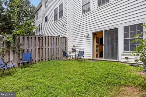 Exterior - 18705 Falling River Dr, Gaithersburg, MD 20879 photo 4 of 4
