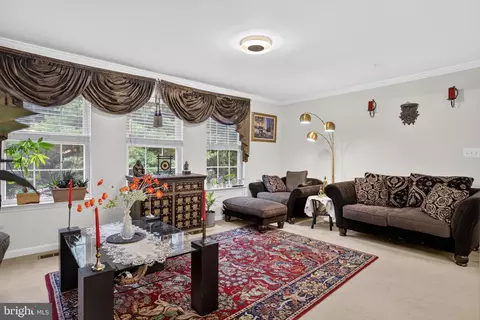Living - 18705 Falling River Dr, Gaithersburg, MD 20879 photo 1 of 2