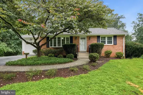 22812 Clarkbrooke Dr, Clarksburg, MD 20871